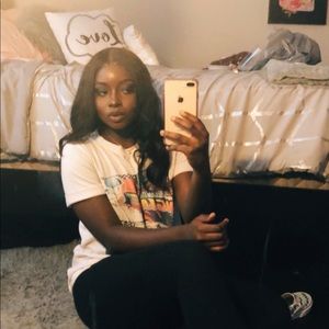 Meet your Posher, Makayla